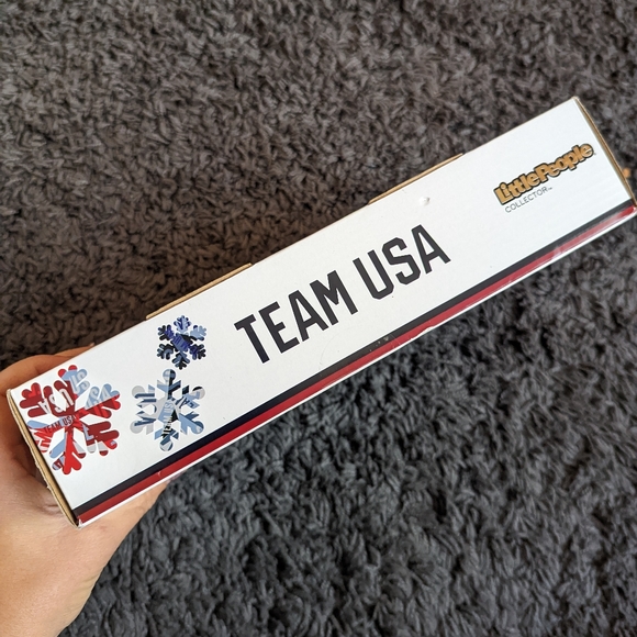 Little People Collector Team USA Winter Sports Set - Picture 5 of 7
